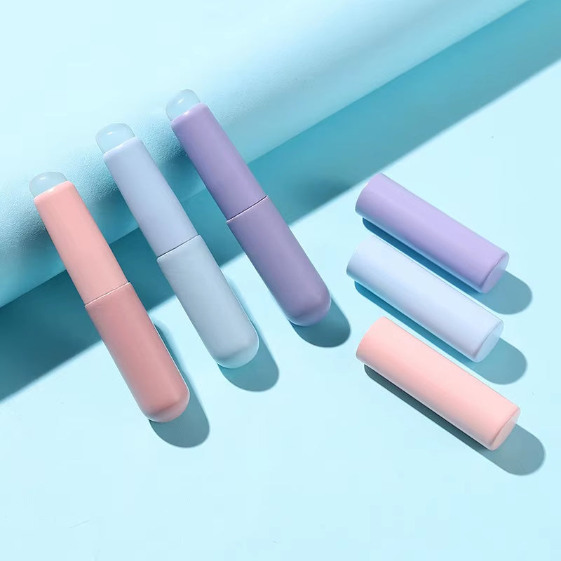 Silicone Lip Brush with Protective Cap